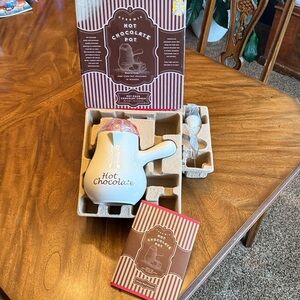 Williams Sonoma Hot Chocolate Pot Frother NEW